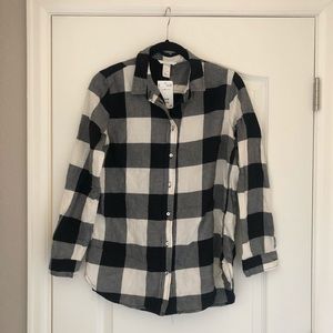 NWT H&M black and white plaid shirt (size 8)